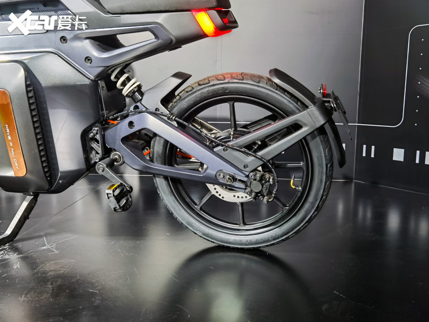 小牛电动发布新品 SQi与全新UQi+，深度融合智能控制系统引领出行革新